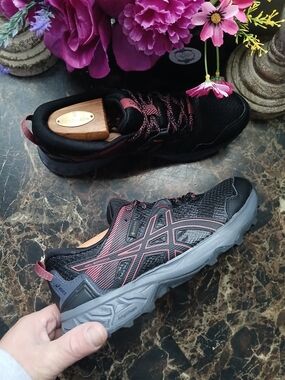Asics Sonoma 5 Gore-Tex Adventure/Hiking Shoes Size 8.5 for Women